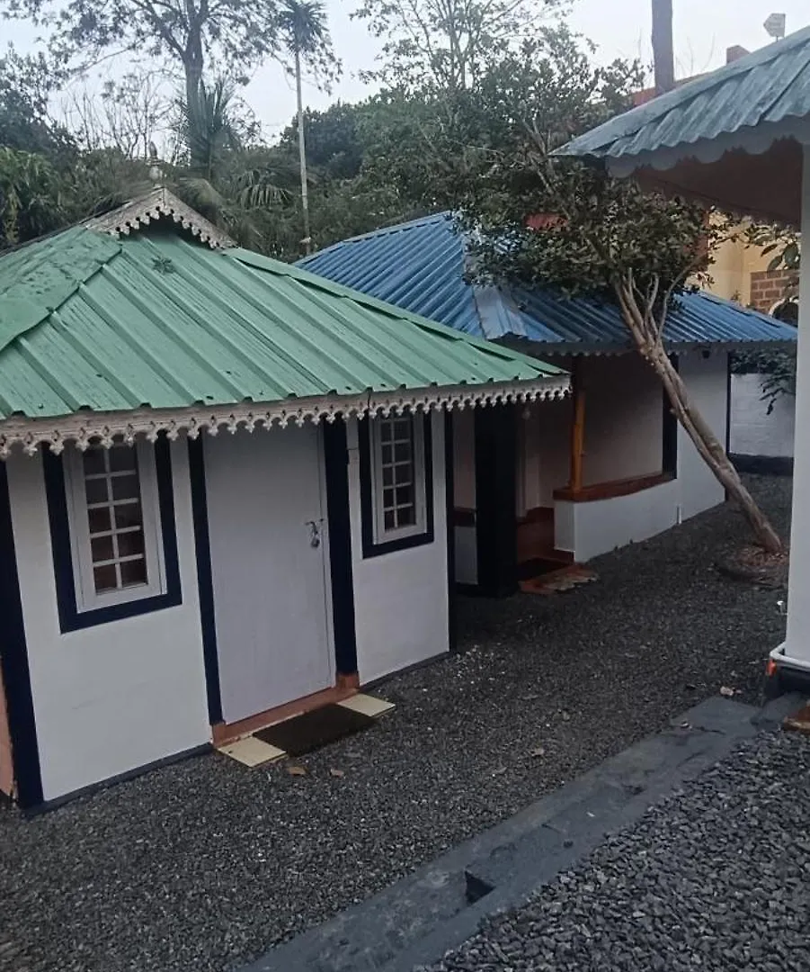 Bed and Breakfast Wild Campers Thekkady Indie